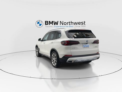Used 2025 BMW X5 xDrive40i w/ Parking Assistance Package AWD/4WD image 13