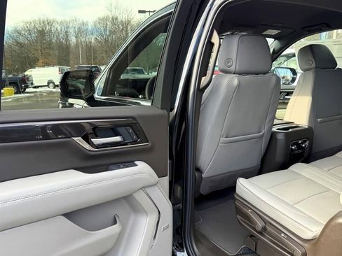 New 2026 GMC Yukon Elevation image 10