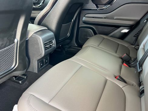 New 2025 Lincoln Corsair AWD w/ Equipment Group 101A image 10