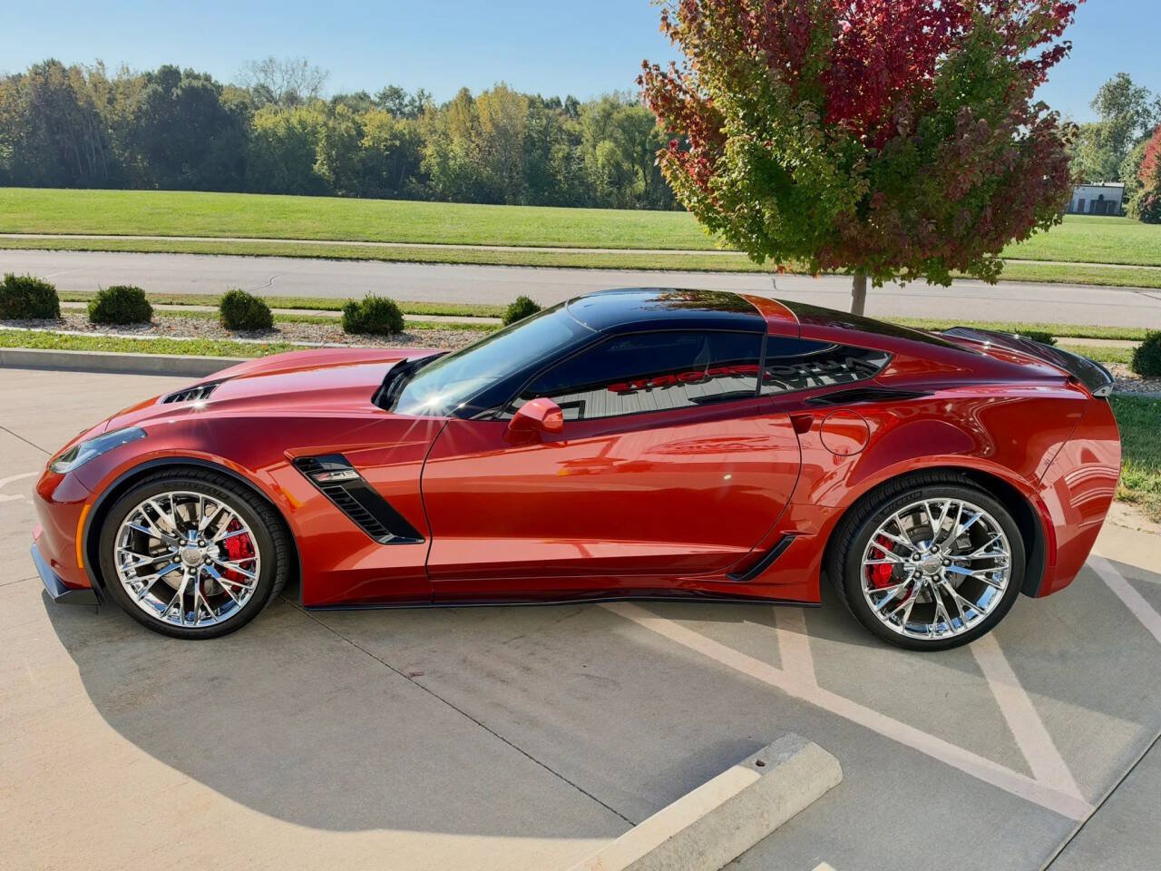 Used 2015 Chevrolet Corvette Z06 w/ 2LZ Preferred Equipment Group RWD image 11