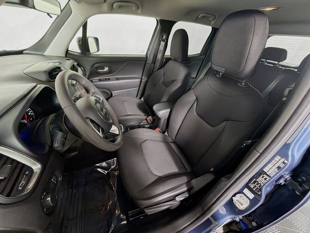 Used 2023 Jeep Renegade Latitude AWD/4WD image 21
