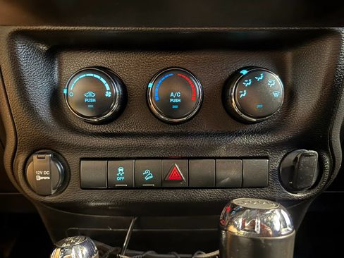 Used 2013 Jeep Wrangler Sport AWD/4WD image 15