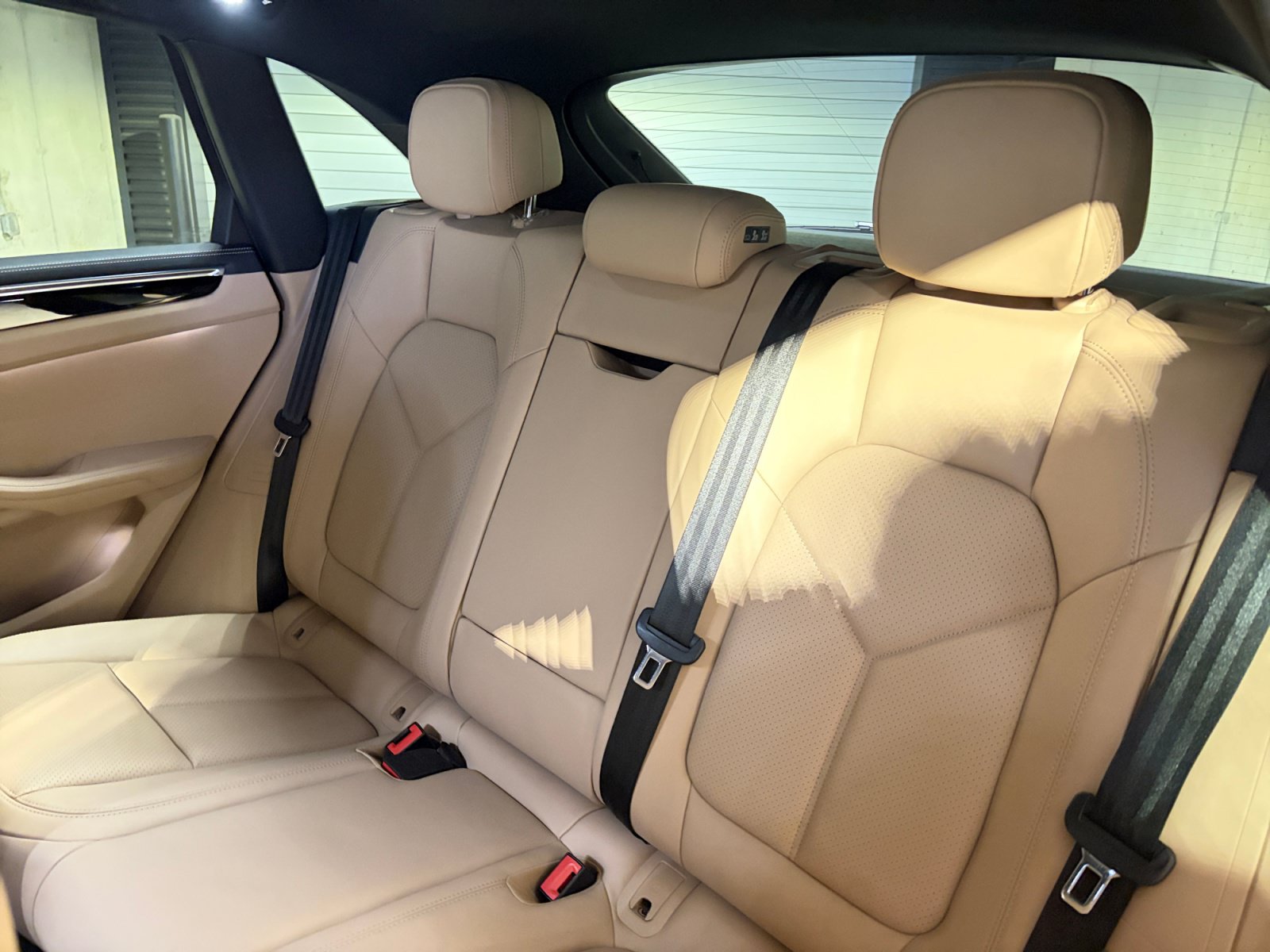 Certified 2023 Porsche Macan S AWD/4WD image 33