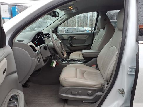Used 2017 Chevrolet Traverse Premier image 7