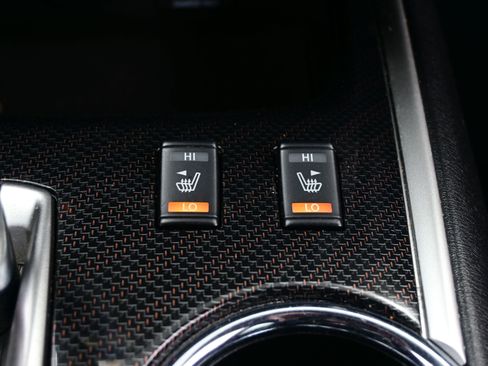 Used 2020 Nissan Pathfinder SL image 24