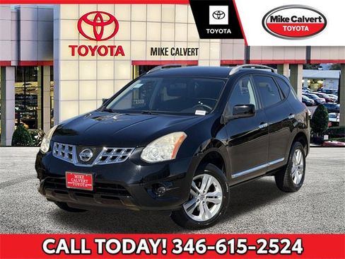 Used 2013 Nissan Rogue SV image 1