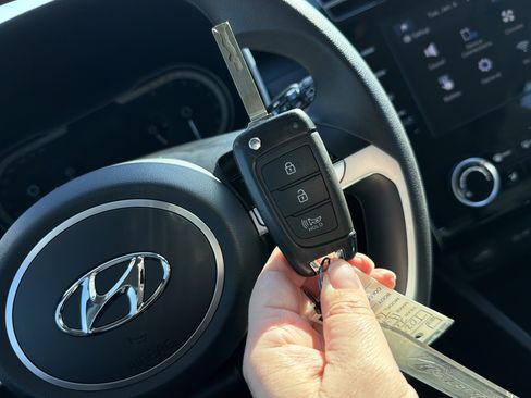 Used 2024 Hyundai Tucson SE image 37