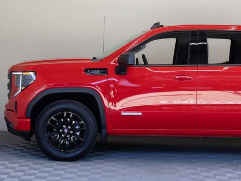 Used 2025 GMC Sierra 1500 Elevation image 8