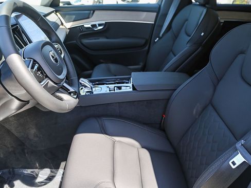 Used 2025 Volvo XC90 T8 Plus w/ Protection Package Premier AWD/4WD image 19