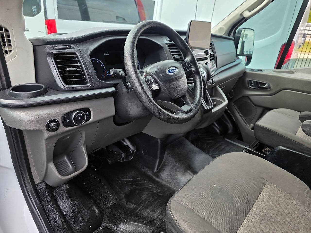 Used 2020 Ford Transit 250 Medium Roof RWD image 16