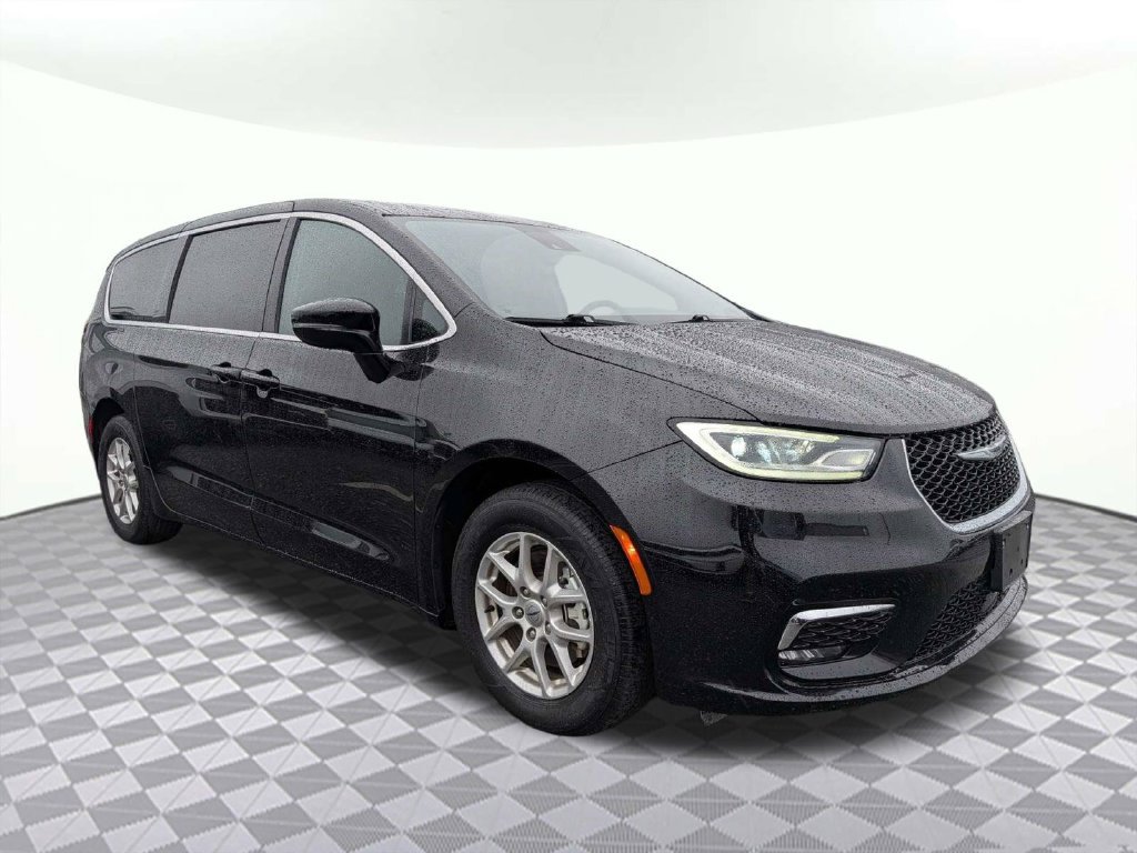 Used 2025 Chrysler Pacifica Select FWD image 1