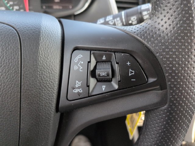 Used 2022 Chevrolet Trax LS w/ Tint and Cruise Package AWD/4WD image 31