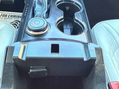 Used 2017 Ford Explorer Platinum image 35