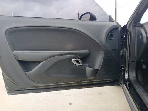 Used 2016 Dodge Challenger SXT RWD image 13