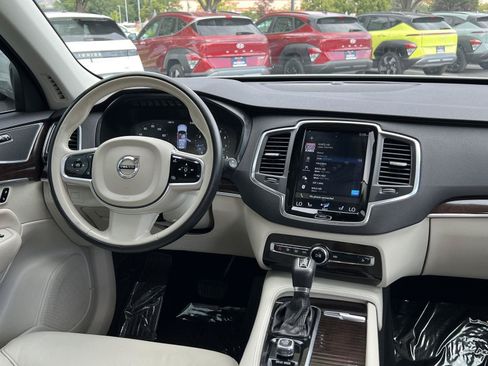 Used 2018 Volvo XC90 T5 Momentum w/ Convenience Package AWD/4WD image 24