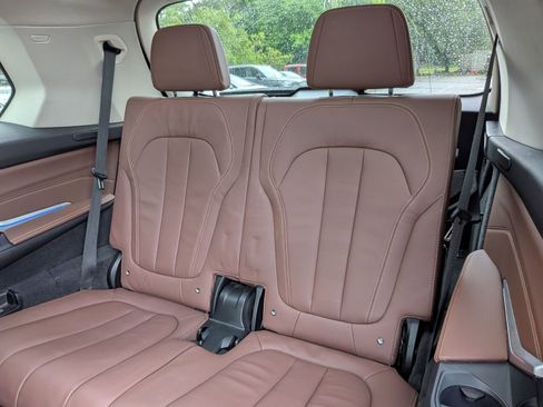Used 2022 BMW X7 xDrive40i w/ Premium Package AWD/4WD image 32