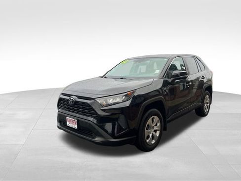 Used 2022 Toyota RAV4 LE image 3
