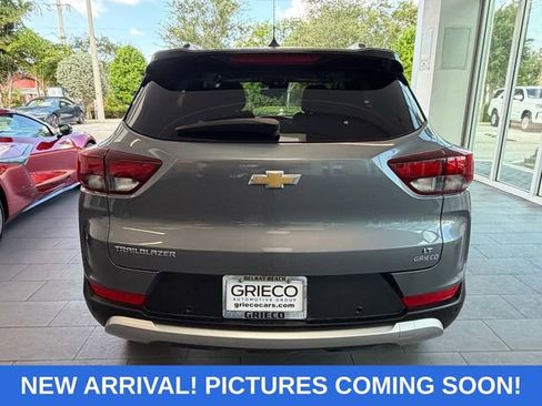 Used 2021 Chevrolet TrailBlazer LT w/ Driver Confidence Package FWD image 11
