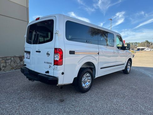Used 2020 Nissan NV 3500 SL image 6
