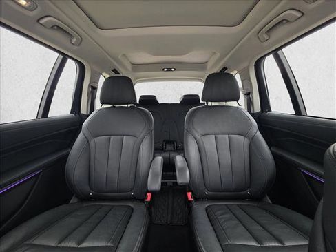 Used 2022 BMW X7 xDrive40i w/ Premium Package image 16
