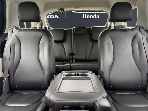 Used 2024 Kia Carnival LX FWD image 13