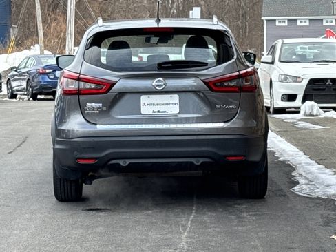 Used 2021 Nissan Rogue Sport SV image 4