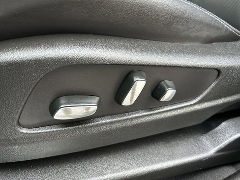 Certified 2025 Cadillac XT5 Premium Luxury image 19