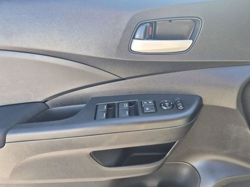 Used 2015 Honda CR-V LX image 6