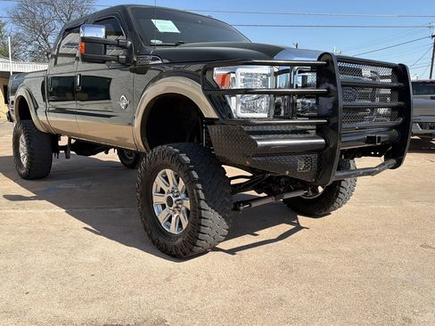 Used 2013 Ford F250 Lariat w/ Lariat Ultimate Pkg image 4