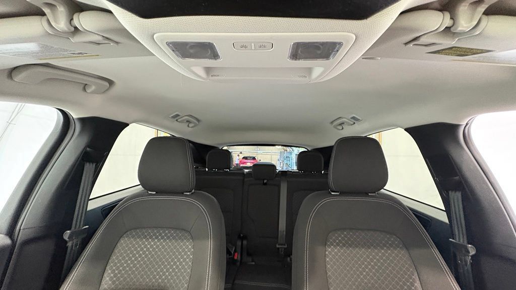 Certified 2024 Ford Escape Active AWD/4WD image 33