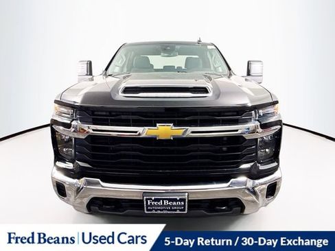 Used 2024 Chevrolet Silverado 2500 LT AWD/4WD image 2