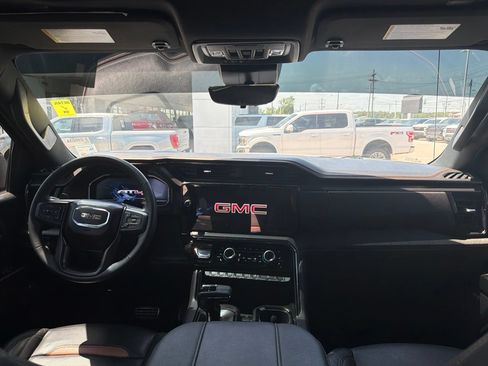 Used 2024 GMC Sierra 1500 AT4 w/ Technology Package AWD/4WD image 9