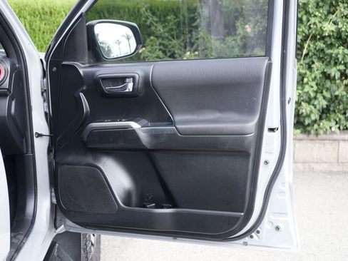 Used 2021 Toyota Tacoma TRD Sport image 38