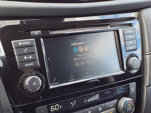 Used 2019 Nissan Rogue SV image 26