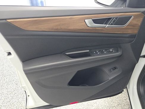 Used 2024 Volkswagen Atlas SE image 24