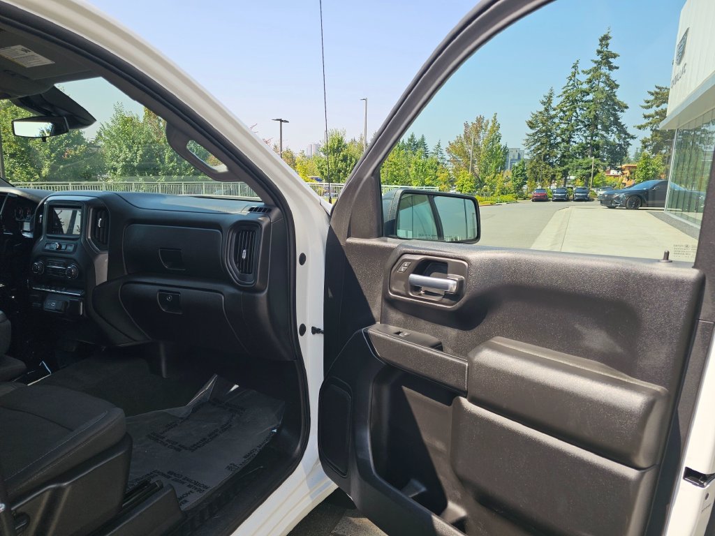Used 2023 Chevrolet Silverado 1500 Custom AWD/4WD image 12