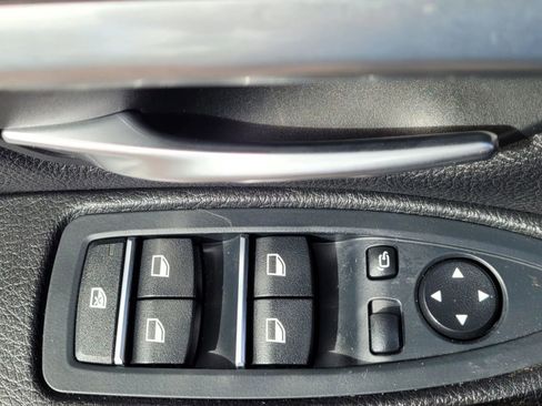 Used 2017 BMW 330i Sedan image 17