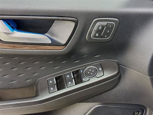 Used 2020 Ford Escape Titanium AWD/4WD image 18