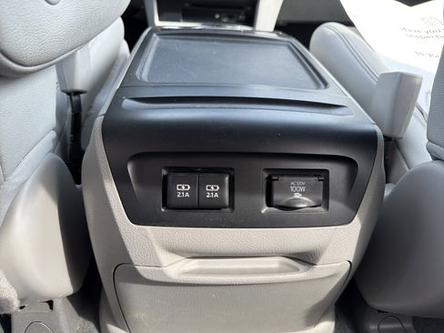 Used 2019 Toyota Sienna XLE Premium AWD/4WD image 30