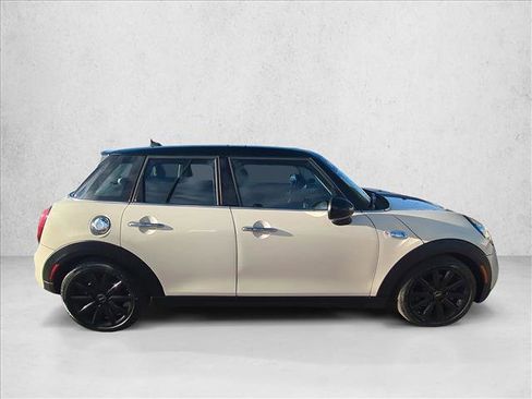 Used 2019 MINI Cooper S w/ Premium Package image 4