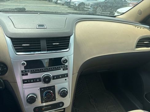 Used 2010 Chevrolet Malibu LS image 13