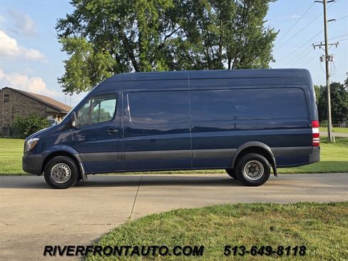 Used 2017 Mercedes-Benz Sprinter 3500 image 2