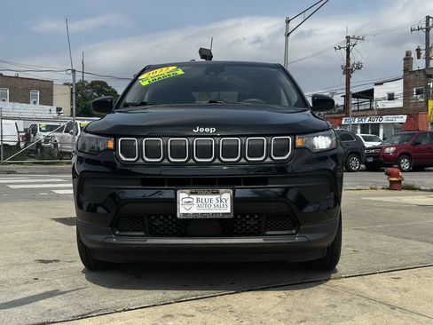 Used 2022 Jeep Compass Sport image 2