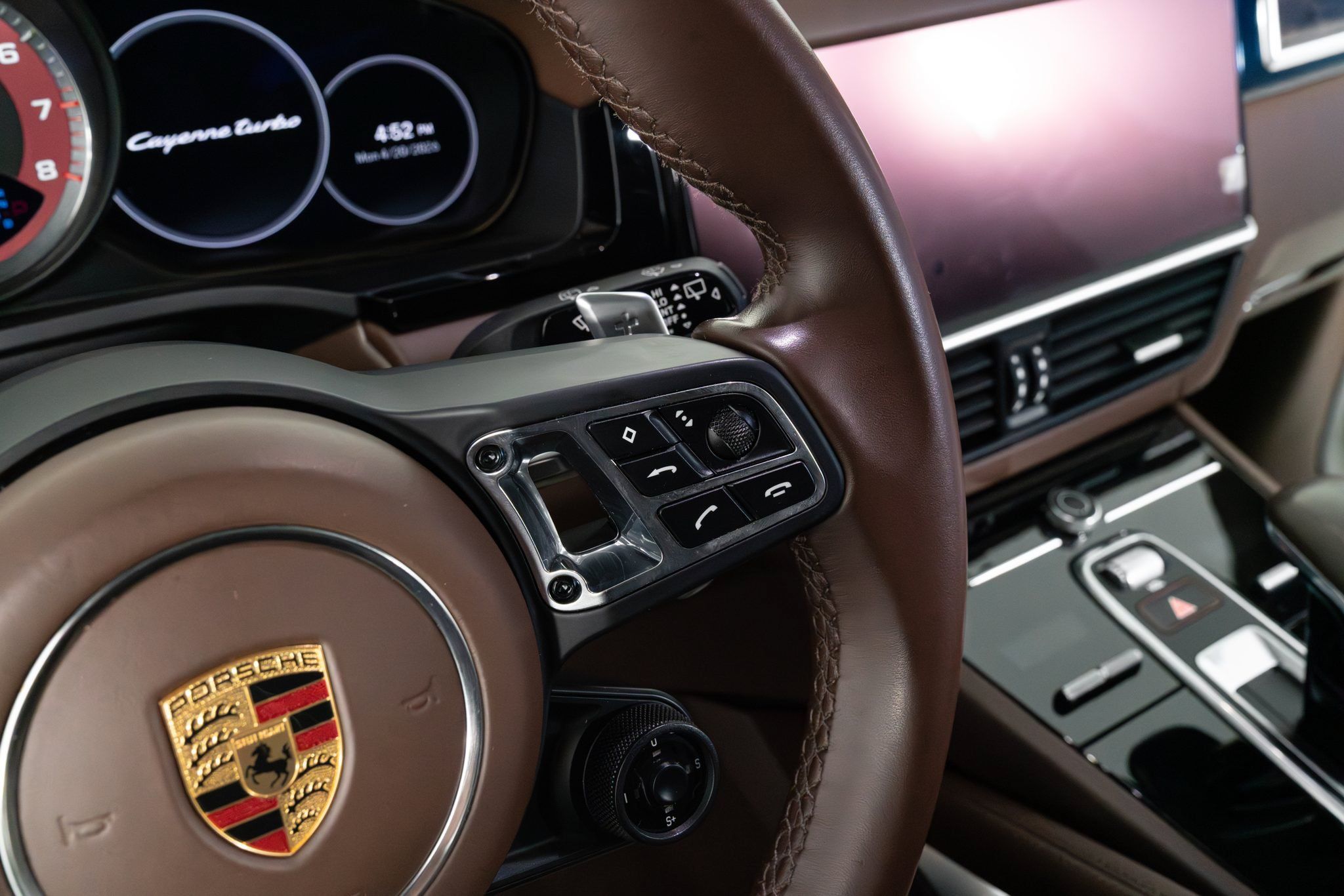 Used 2022 Porsche Cayenne Turbo AWD/4WD image 41