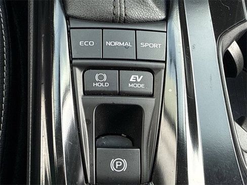 Used 2025 Toyota Camry SE image 21