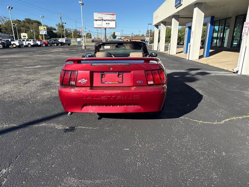 Used 2003 Ford Mustang Convertible RWD image 7