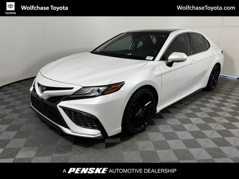 Used 2022 Toyota Camry XSE w/ Navigation Package FWD image 1