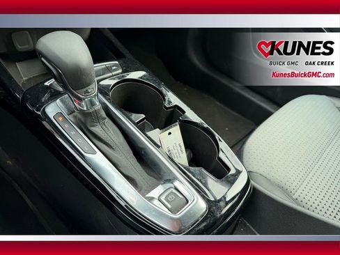 Used 2025 Chevrolet Trax LT image 16