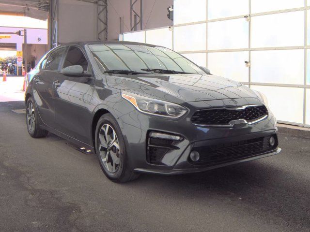 Used 2021 Kia Forte LXS FWD image 2