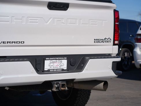 Used 2024 Chevrolet Silverado 3500 High Country w/ High Country Premium Package image 10